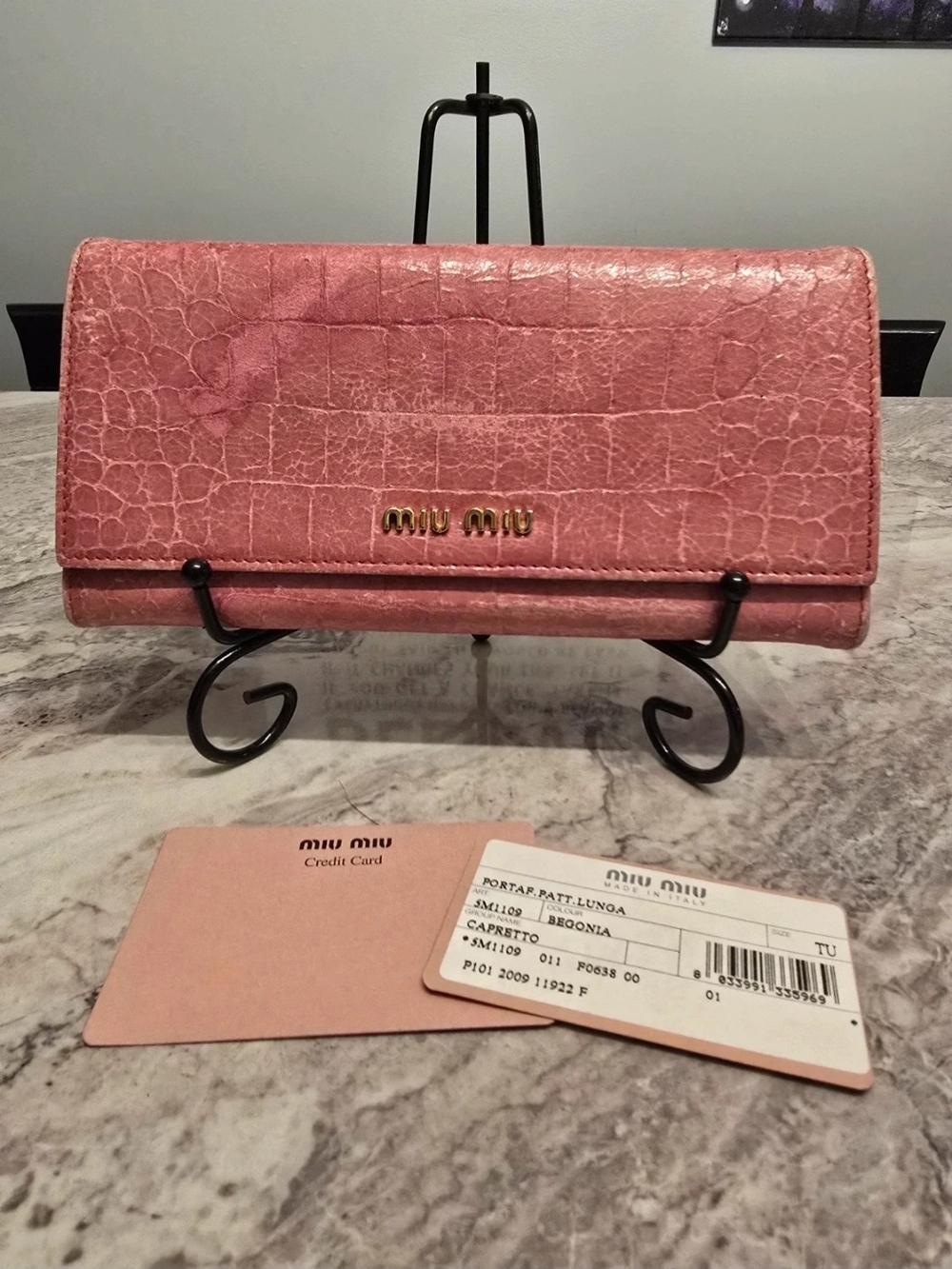 Miu Miu Pink Croc-Embossed Leather Wallet - Picture 1 of 8
